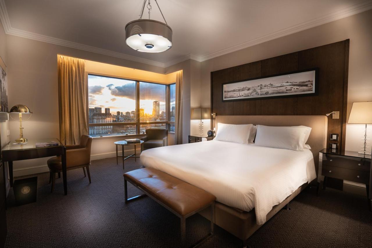 Alvear Icon Hotel Buenos Aires Dış mekan fotoğraf A guest room at the InterContinental New York Times Square