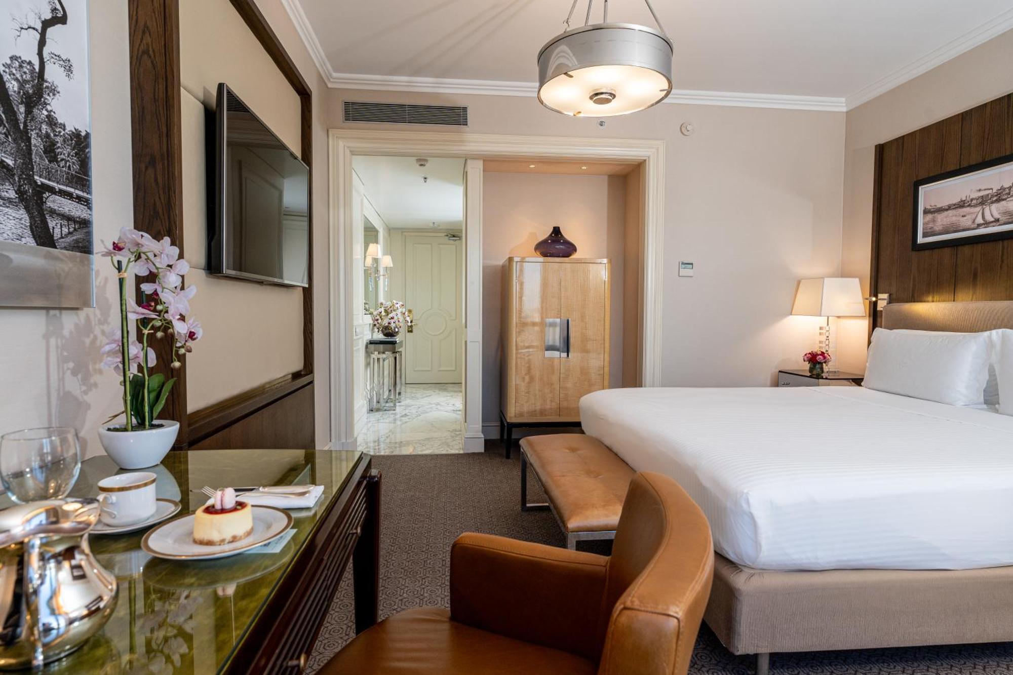Alvear Icon Hotel Buenos Aires Dış mekan fotoğraf A room at the hotel